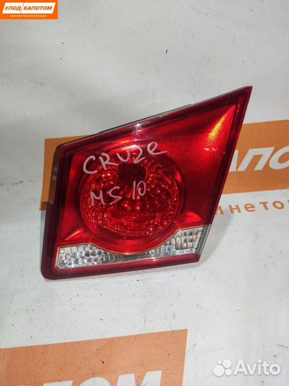 Фонарь крышки багажника правый Chevrolet Cruze