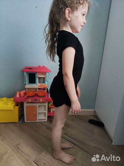 Шорты и футболка для художественной гимнастики