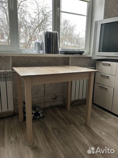 Кухонный стол