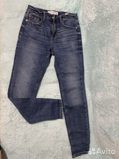 Джинсы stradivarius