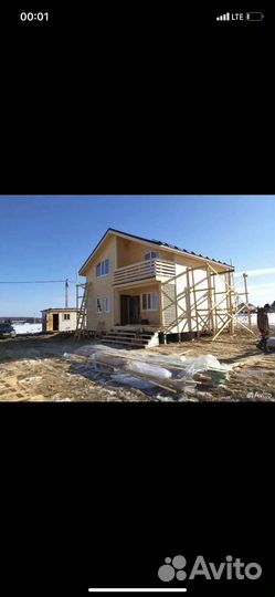 Строительная бригада плотники строительство дачи