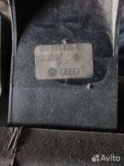 Корпус воздушного фильтра Ауди А4