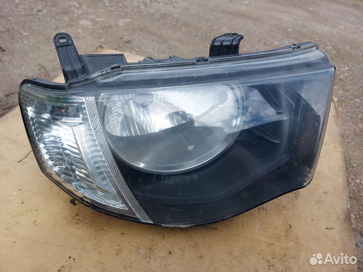 Фара правая Mitsubishi L200 KB 2006-2016