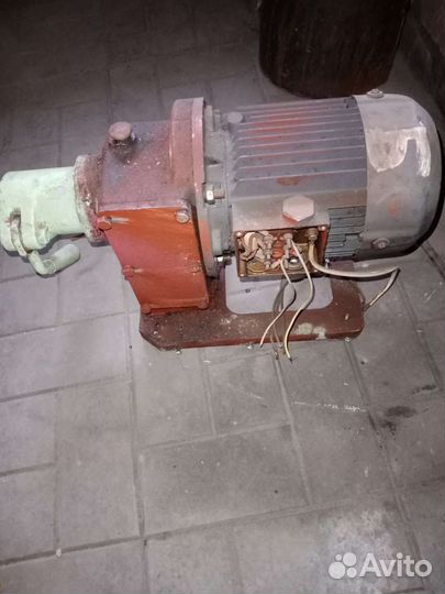 Мотор редуктор