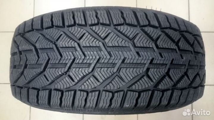 Tigar Winter 215/65 R17 99V