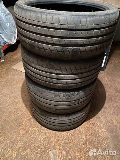 Bridgestone Potenza S001 245/40 R20 и 275/35 R20