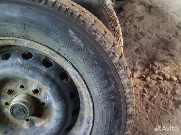 R13 Yokohama Ice Guard Stud IG55 175/70, PCD 4x100 DIA 58