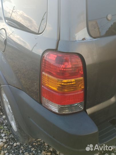 Фонарь задний левый Ford Escape 1