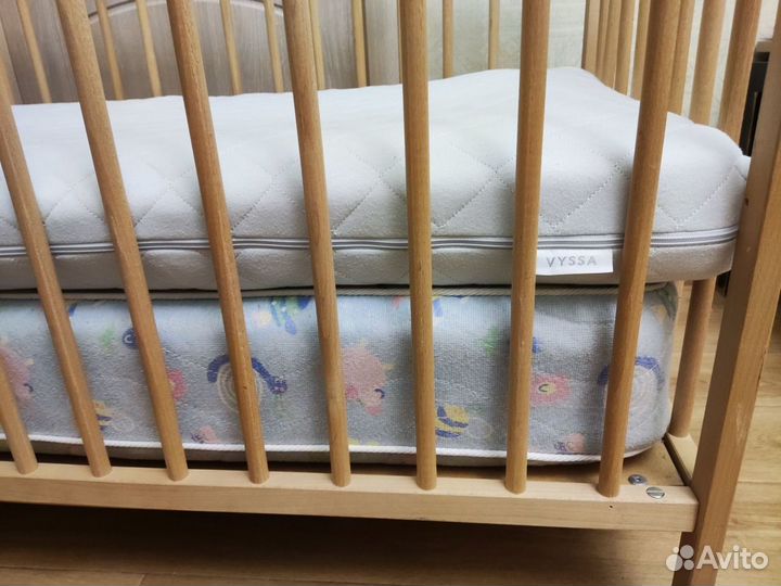 Детская кроватка IKEA с 2 матрасами