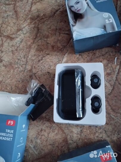 Продам беспроводные наушники F9 в отл. состоянии