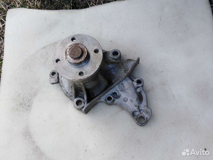 Помпа Карина е 1.6