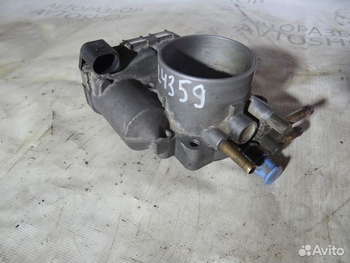 Заслонка дроссельная Volkswagen Passat 2000-2005