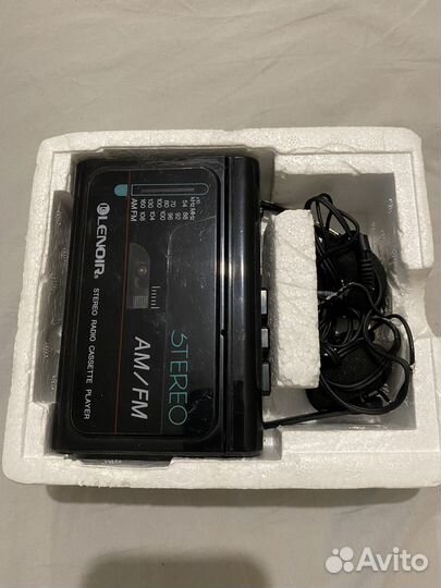 Винтажный кассетный аудиоплеер lenoir377