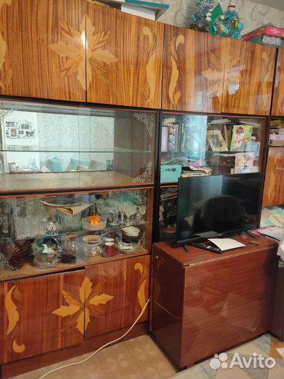 Шкаф сервант