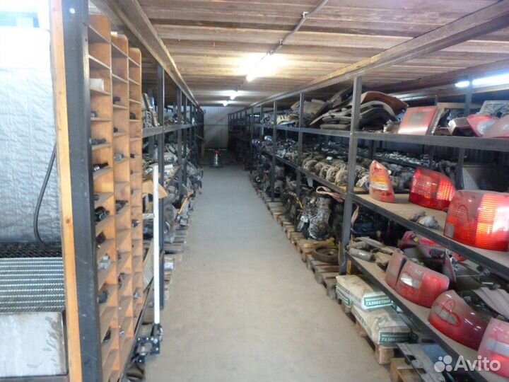 Трубка системы охлаждения Passat B5 06b121065d