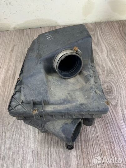 Корпус воздушного фильтра Opel Astra H Z19DT