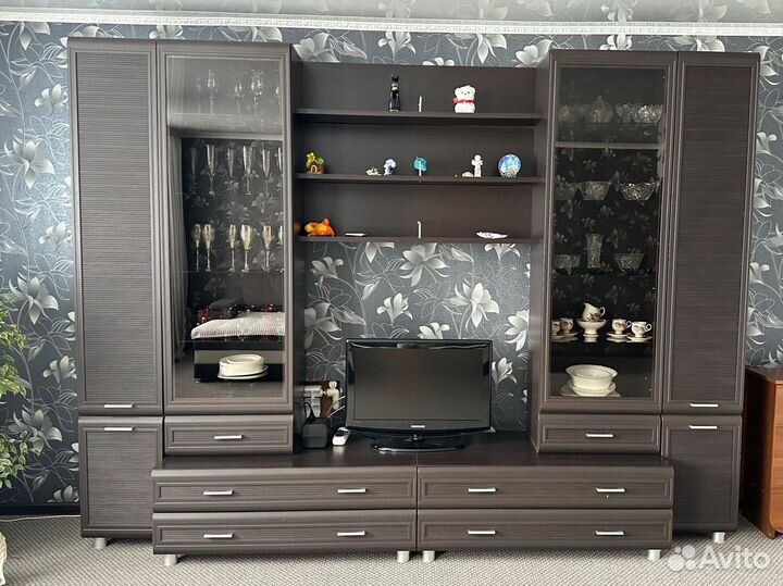 Стенка в гостиную