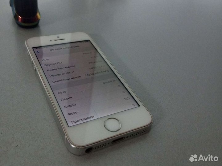 Телефон iPhone 5s