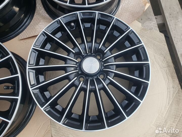 R-14 4/98 литые диски на Ваз