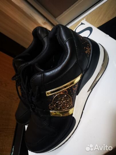 Кроссовки из натуральной кожи Guess 37