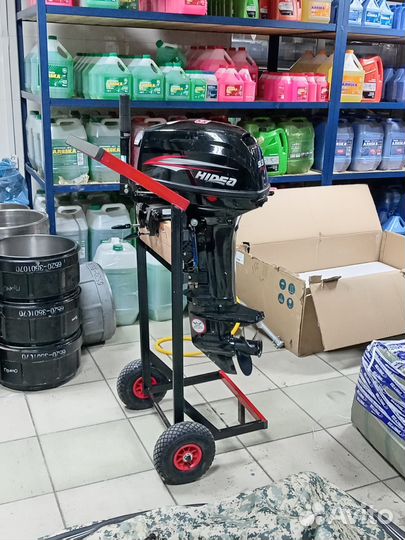 Лодка с мотором