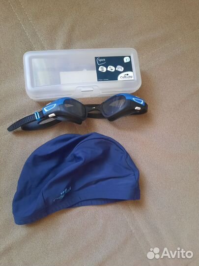 Шапочка и очки для плавания