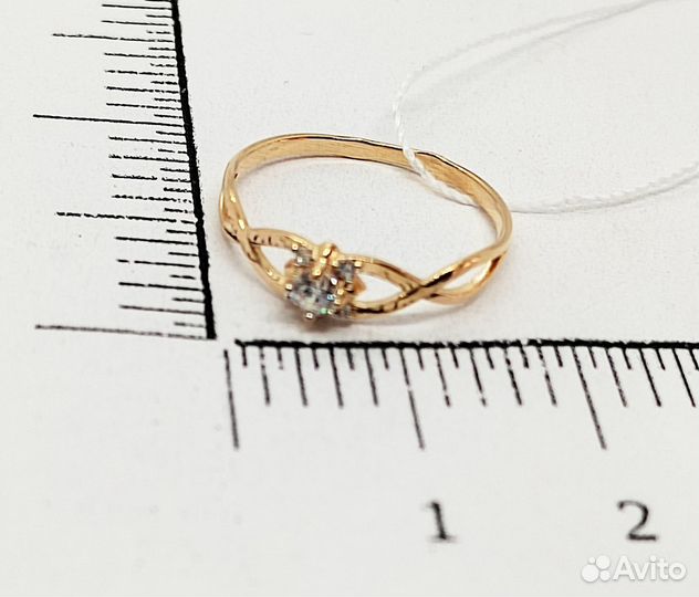 Золотое кольцо с камнем 17р
