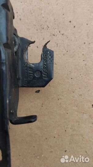 Замок капота Фольксваген Пассат б5