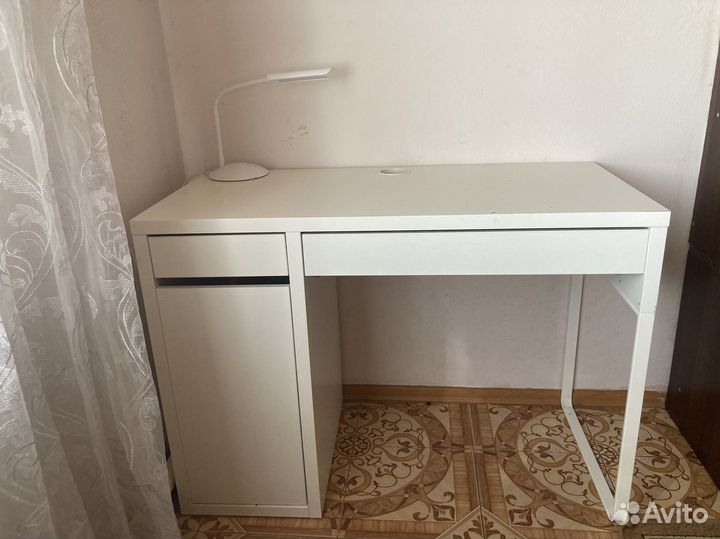 Компьютерный стол IKEA mikke