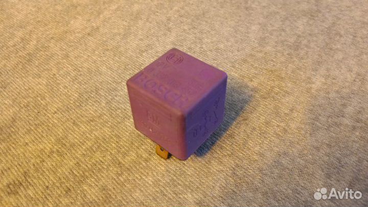 Реле топливного насоса Opel Vectra A