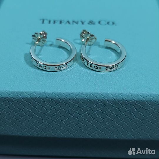 Серьги Tiffany & Co 1837 Hoop earrings