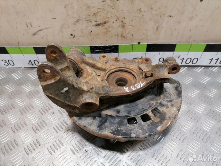 Кулак задний правый Audi Q7 2005 2015