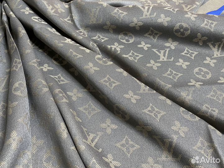 Шелковый платок Louis Vuitton