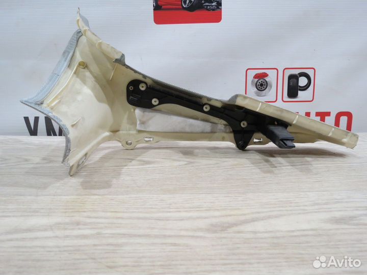 Обшивка стойки задняя левая Audi A7