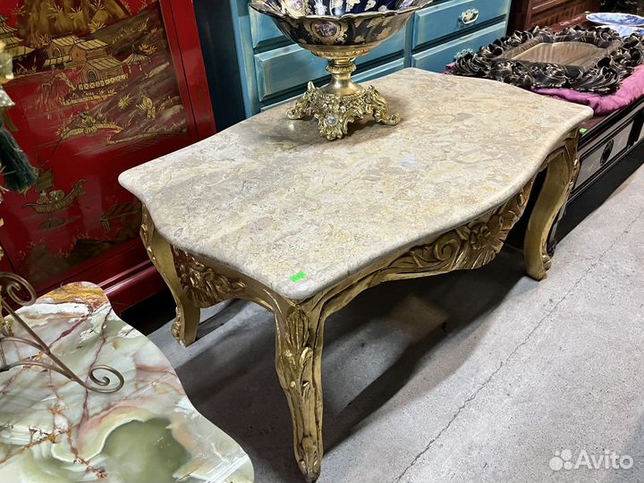 Стол. Чайный стол. Мебель барокко. Винтаж. Европа