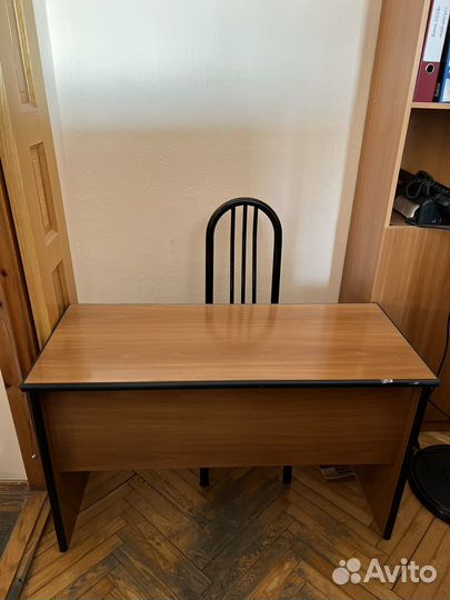 Офисный стол