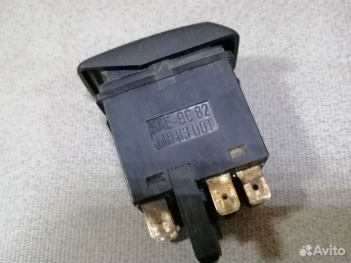 Кнопка аварийной остановки VW Golf II 1985