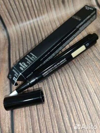 Kiko жидкий подсвечивающий корректор 03