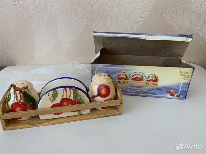 Набор для специй и салфетница 