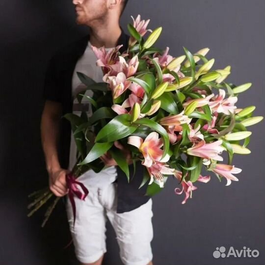 Лилии букет доставка