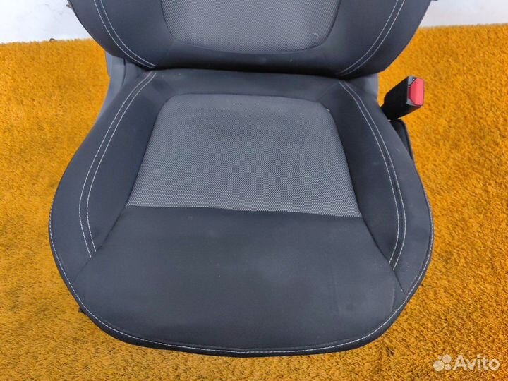 Сиденье переднее правое Renault Duster K9KR858