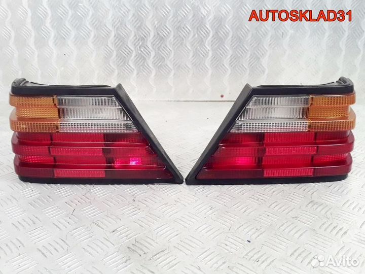 Фонарь задний Mercedes Benz W124 A1248201364 Седан