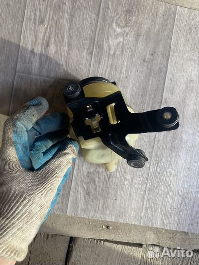 Бачек гура Тойота Камри ACV40