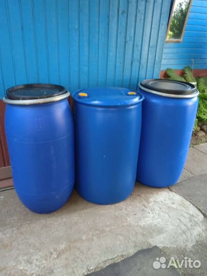 Бочки металлические, пластик 230 л, 180 л