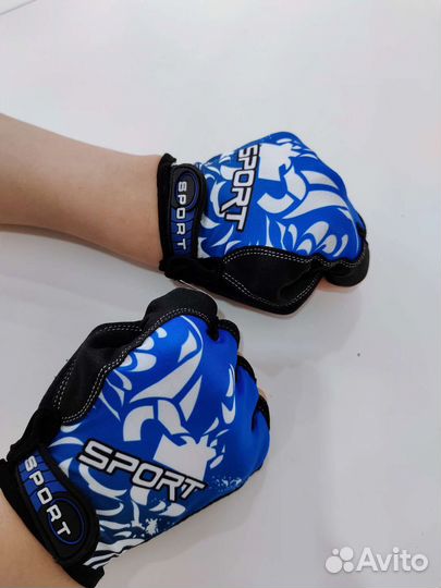 Спортивные перчатки