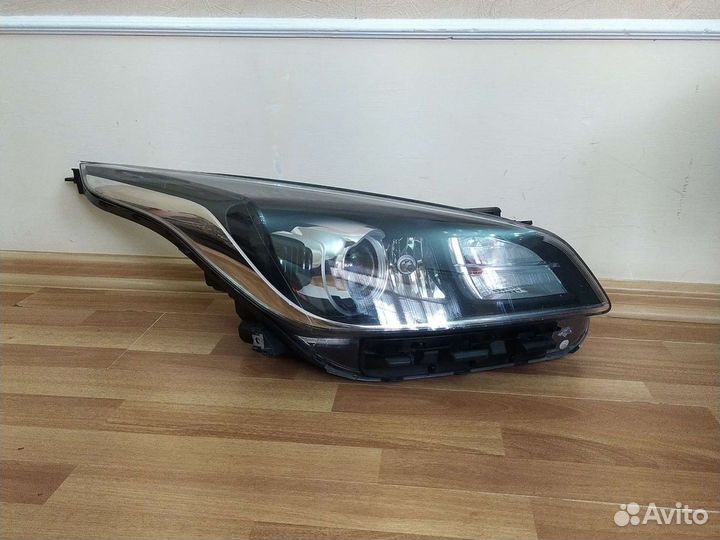 Фара правая линзованая Kia Rio 4 2017-2020