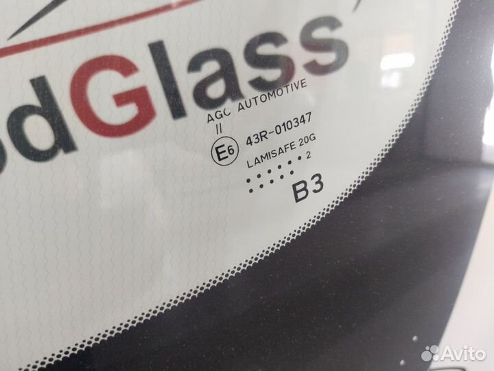 Лобовое стекло nissan T32