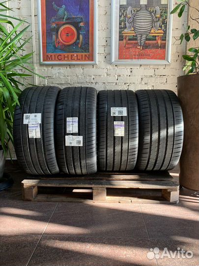 Michelin Pilot Sport 4 S 275/35 R22 и 315/30 R22