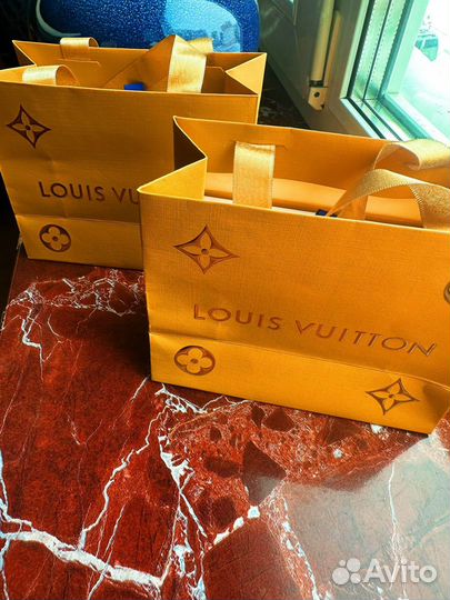 Ожерелье Louis Vuitton