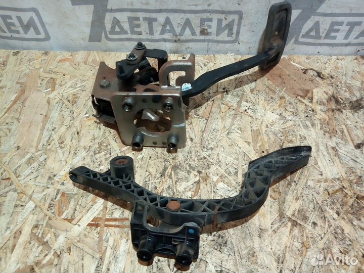 Педаль газа тормоза Kia Cerato 1.6 АКПП